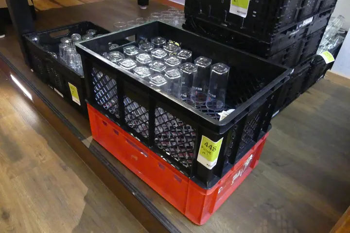 Konvolut Gläser (Becks) Umfang: 2x Kiste mit Inhalt